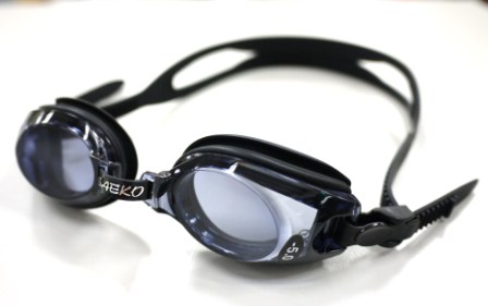 Prescription Swimming Goggles in the UK: Swim Freely, See Clearly